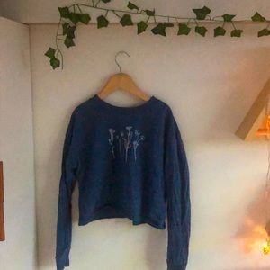 Blue Long sleeve floral too from the brand gap teen. Size large (10).